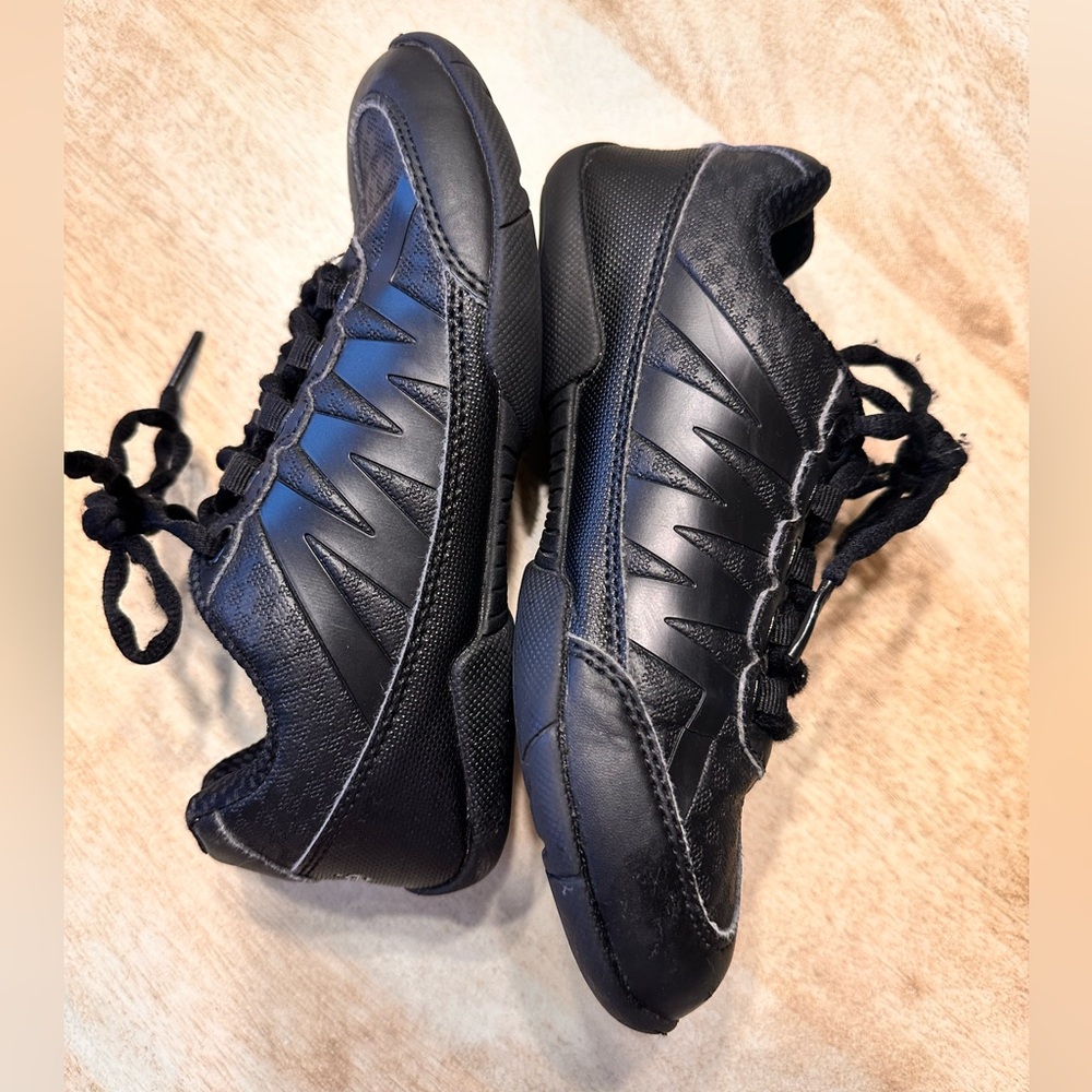 Chasse black cheer shoes 1Y